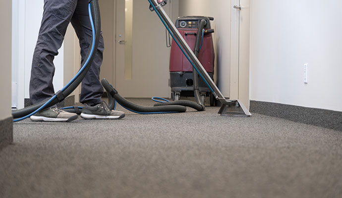 Carpet cleaning in office space