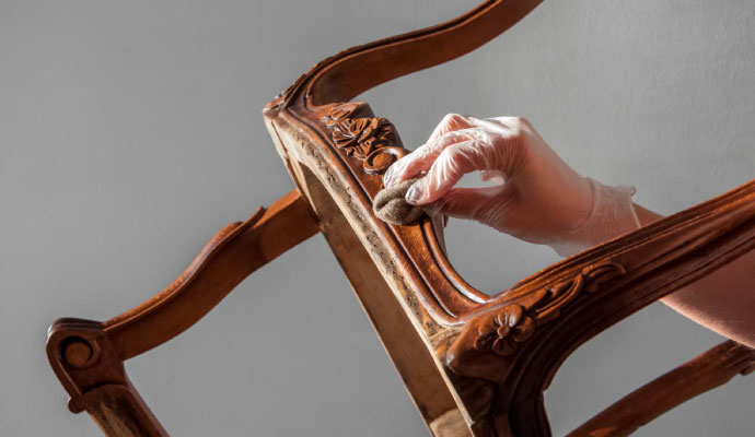 Expert cleaning chair